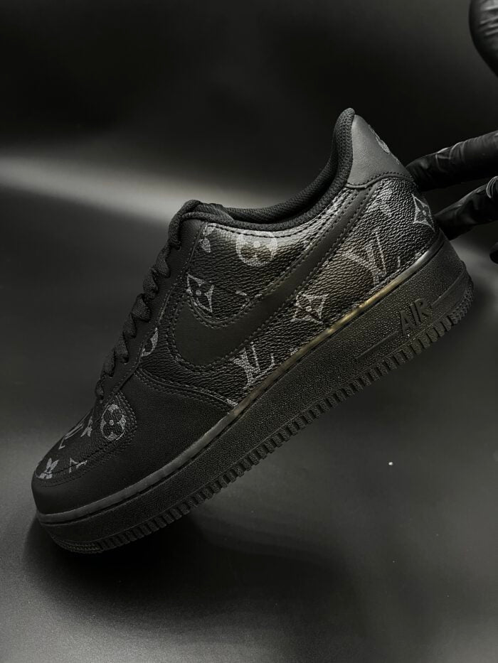 Black Nike Air Force 1 x Limited grey on black LV