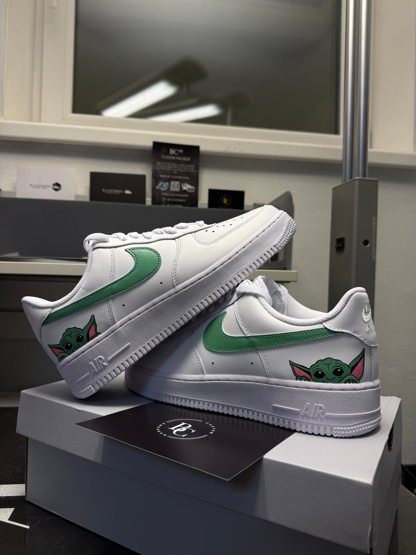Nike Air Force 1 x Yoda Edition