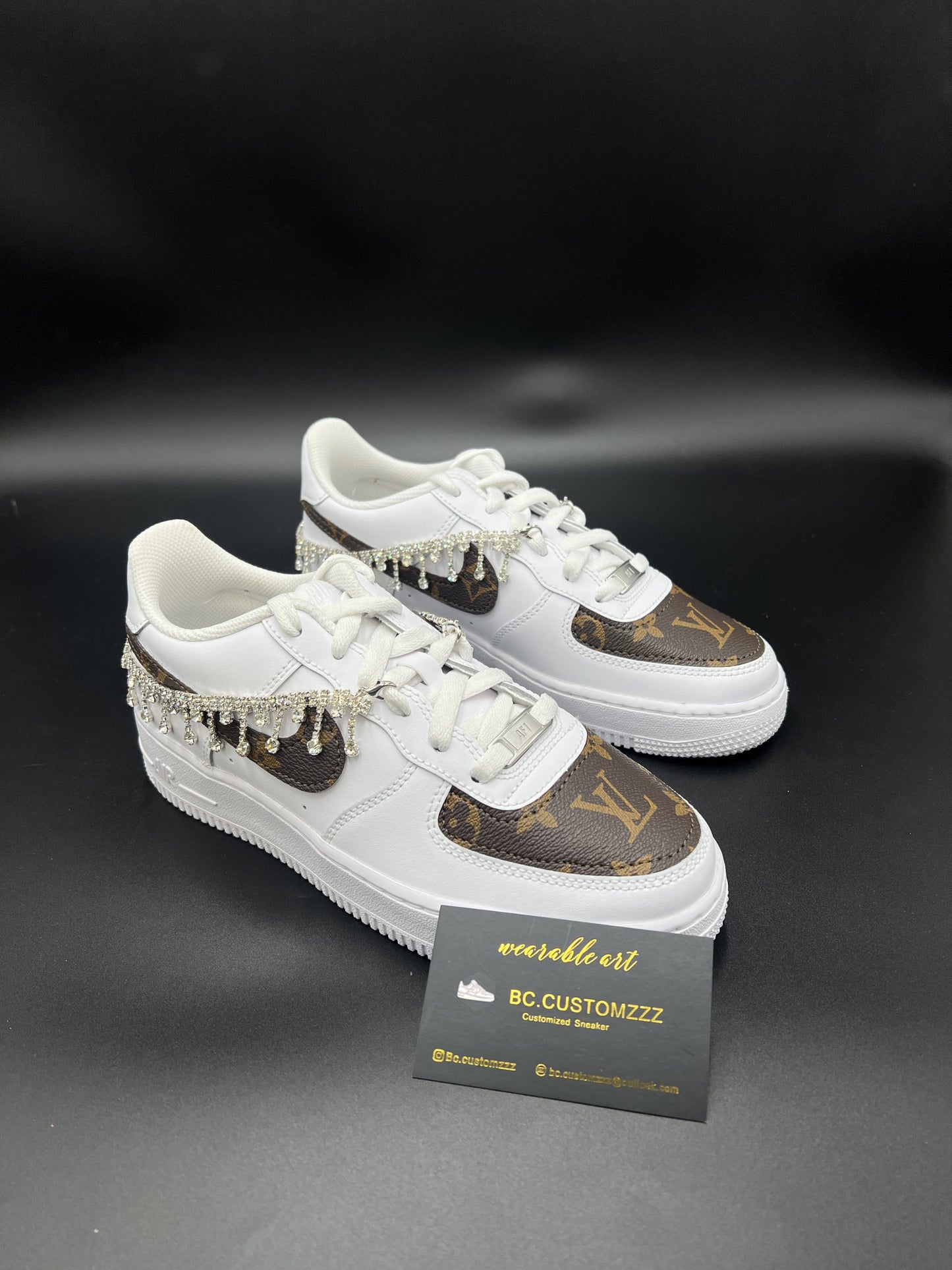 Nike Air Force 1 x special swoosh LV