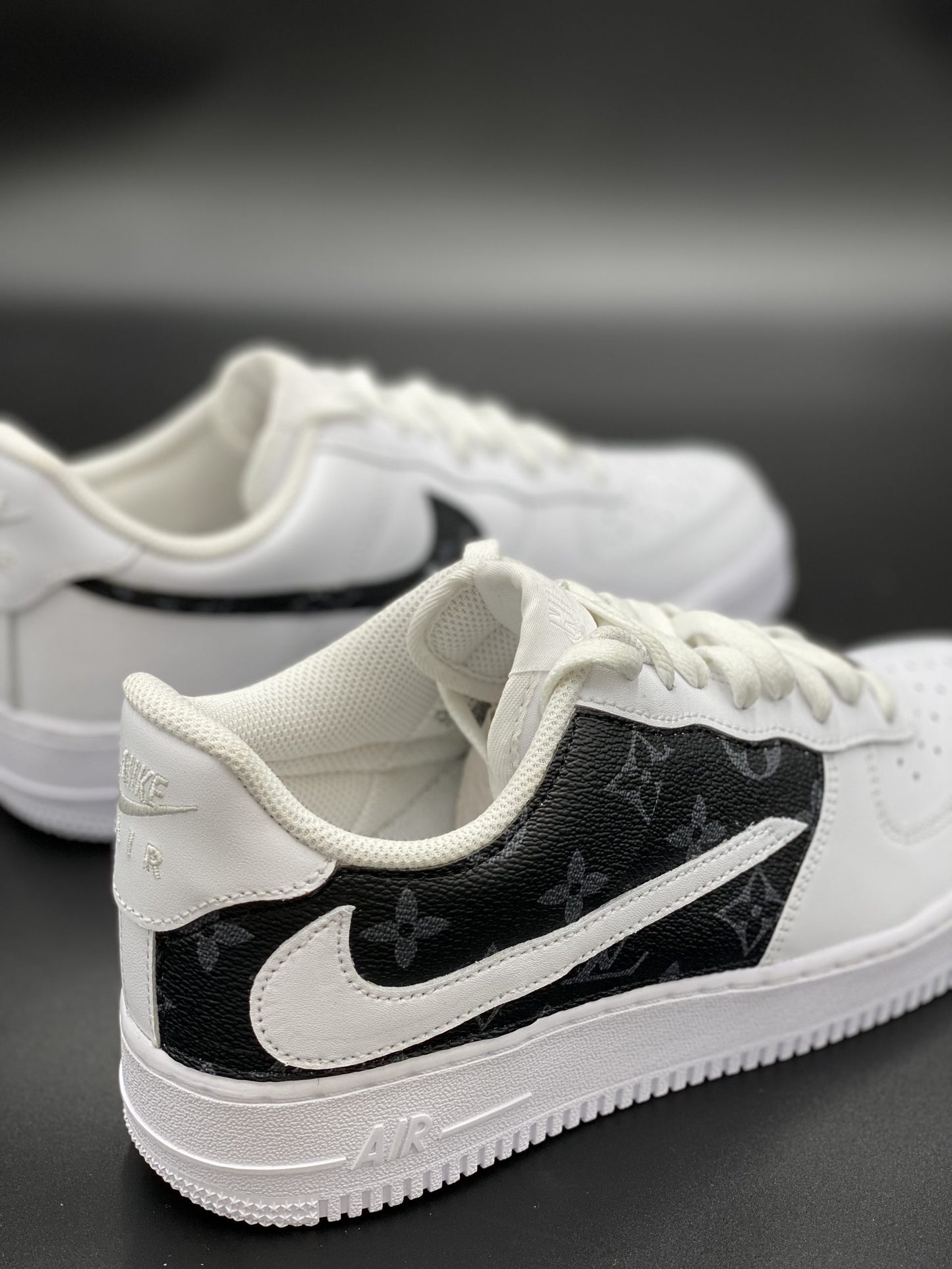 Nike Air Force 1 x reverse grey on black LV