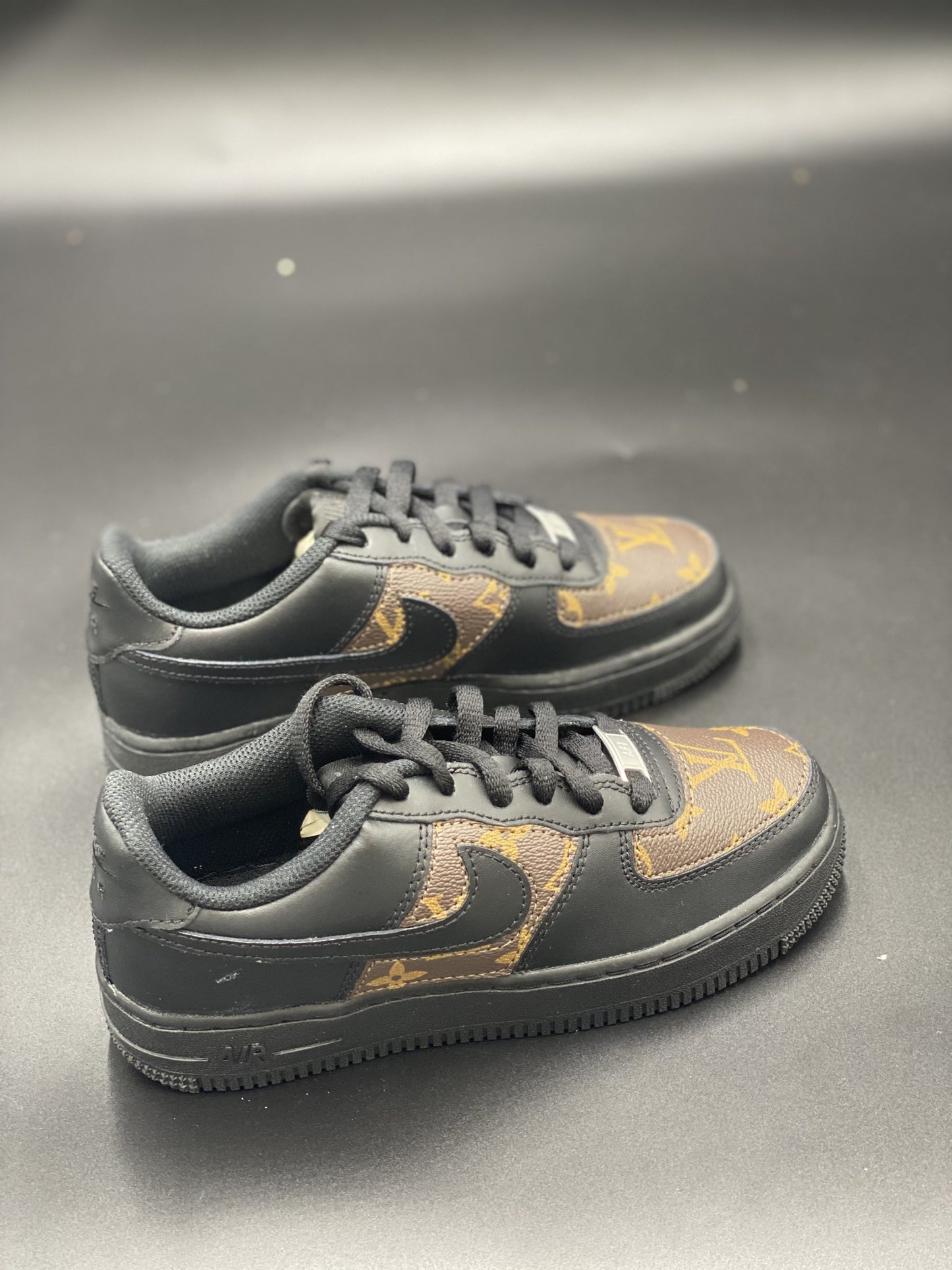 Black Nike Air Force 1 x strd brown LV
