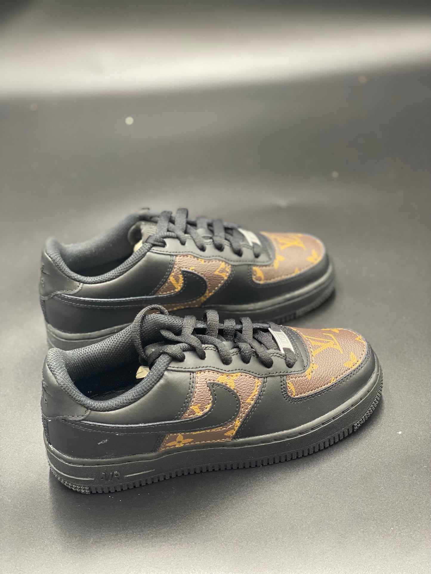 Black Nike Air Force 1 x strd brown LV