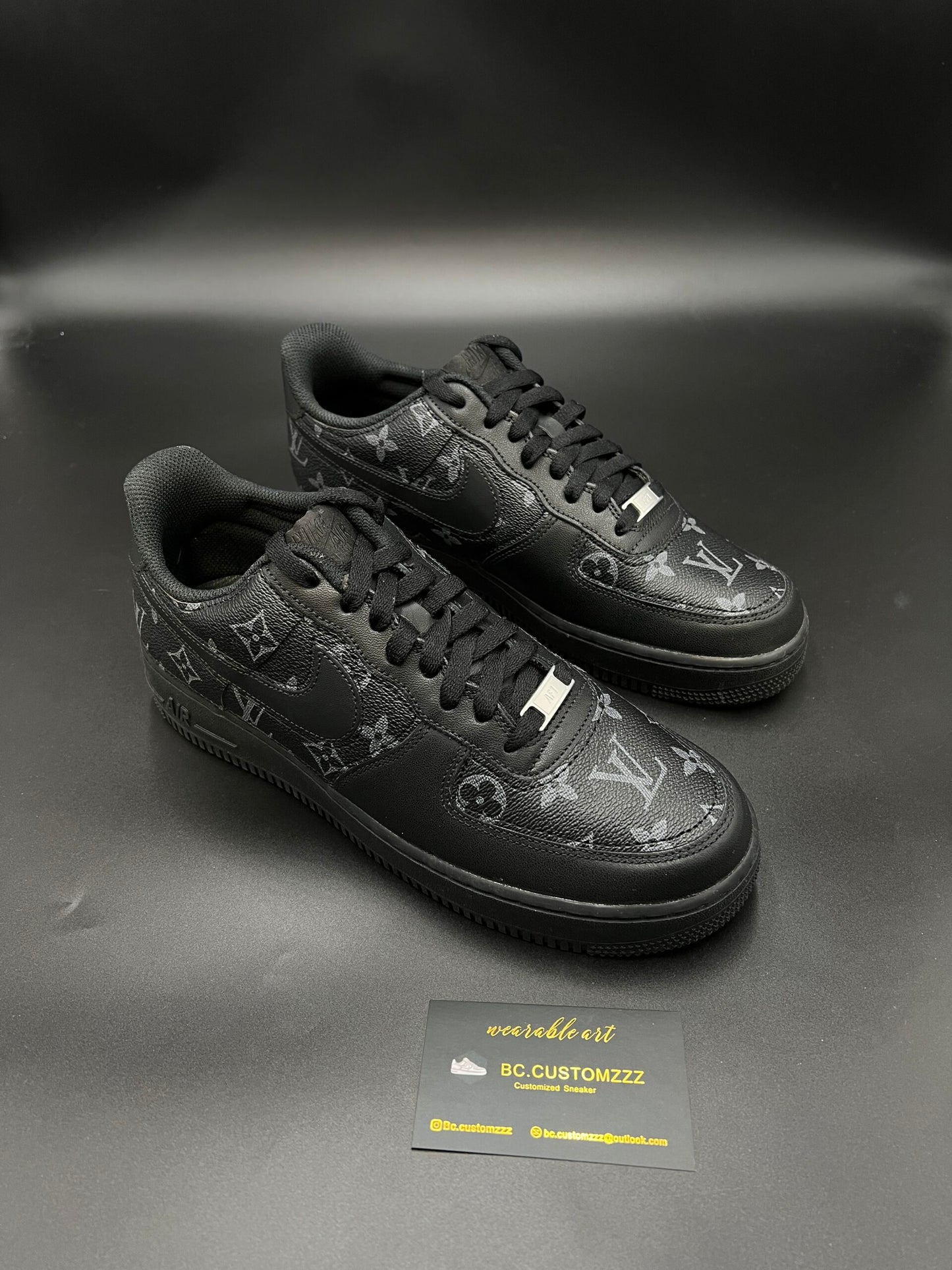 Black Nike Air Force 1 x Limited grey on black LV