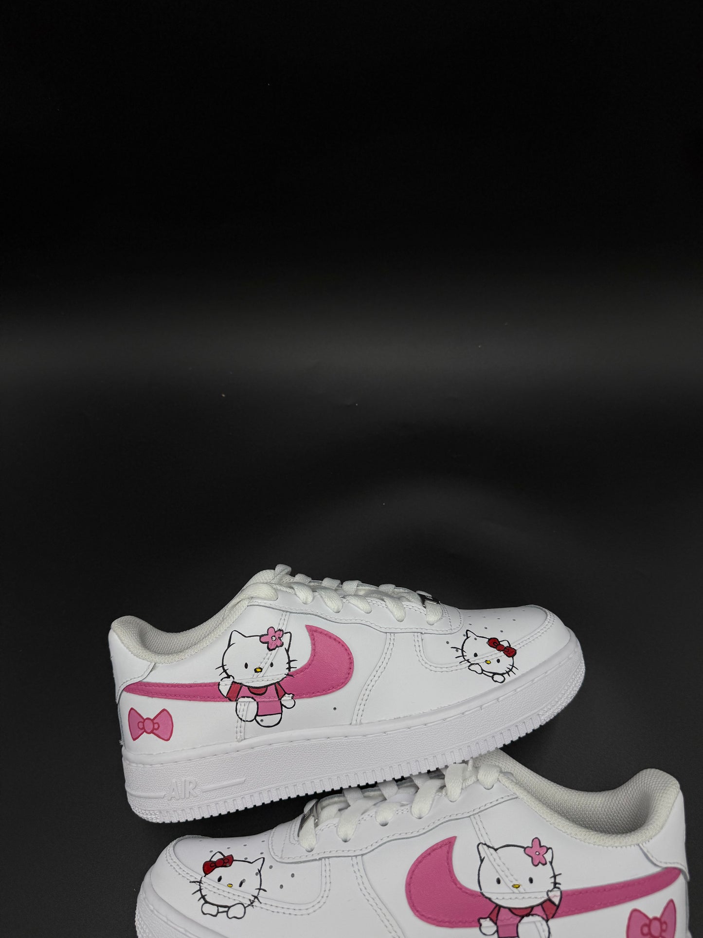 Nike Air Force 1 x Pink Hello Kitty