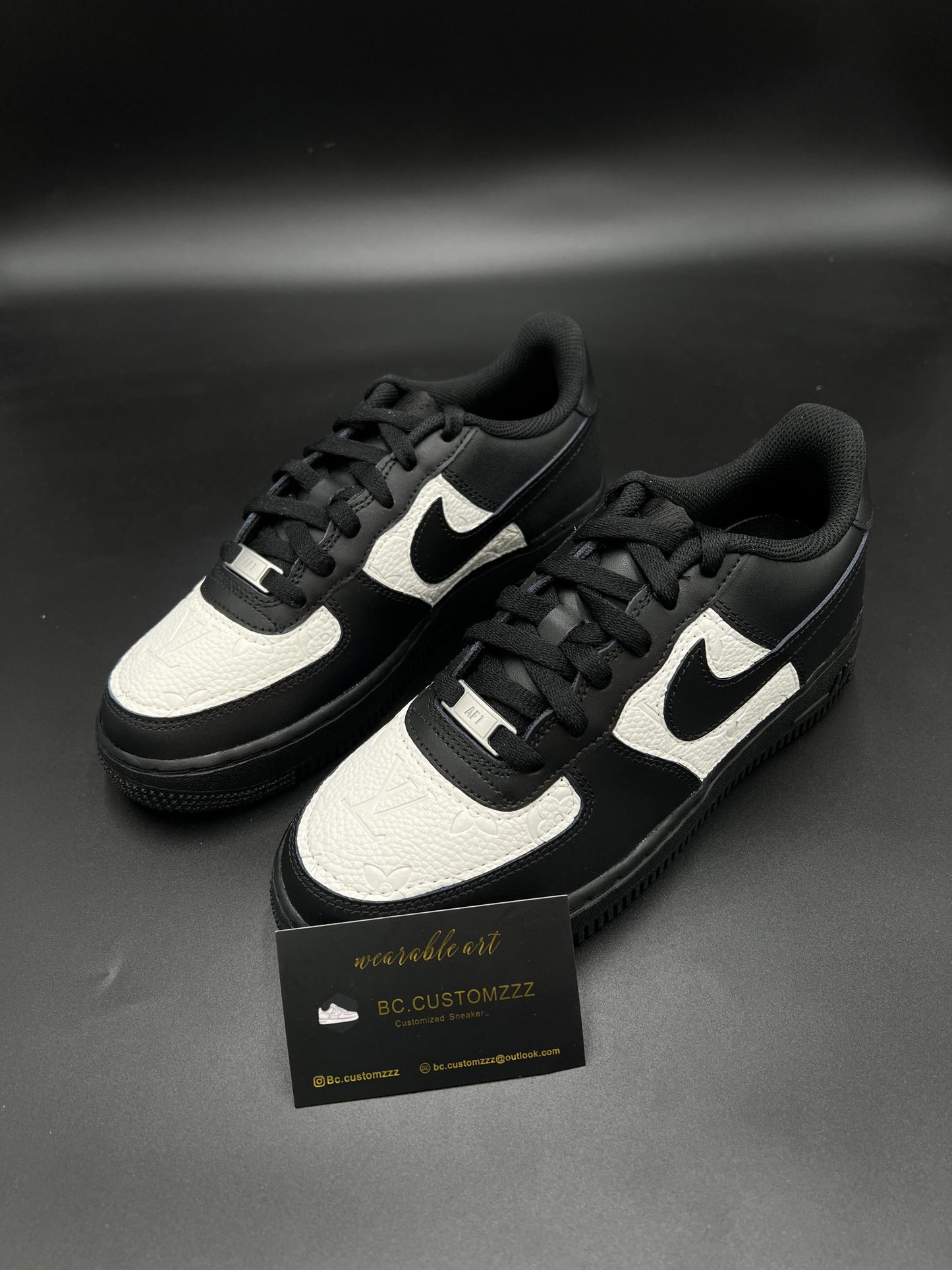 Black Nike air force 1 x white LV