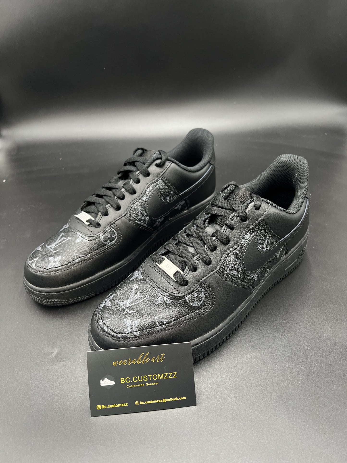 Black Nike Air Force 1 x strd grey on black LV