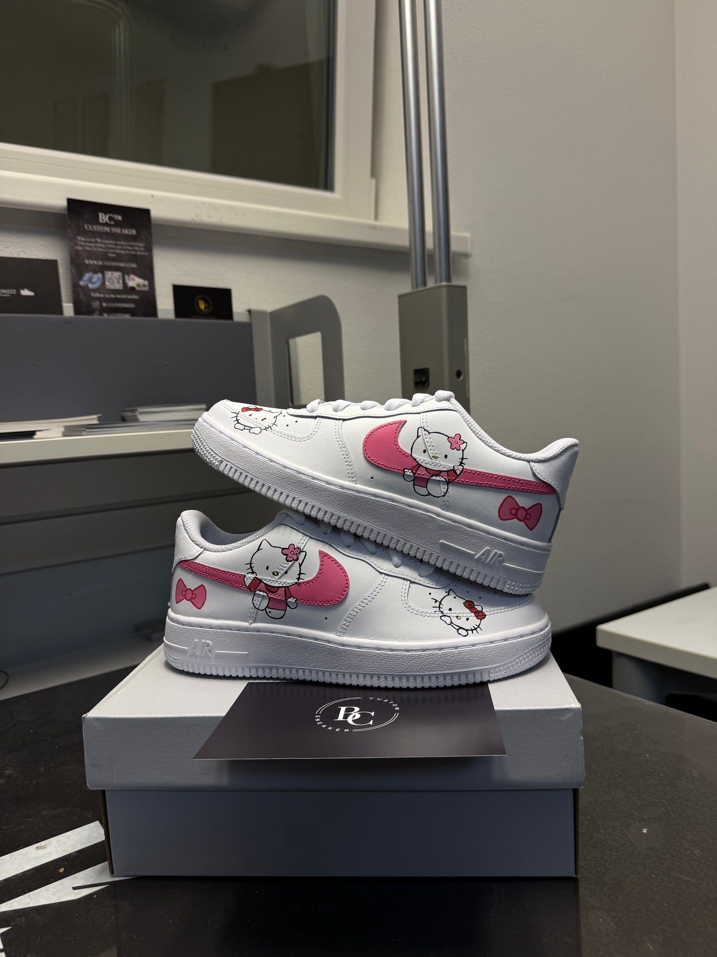 Nike Air Force 1 x Pink Hello Kitty