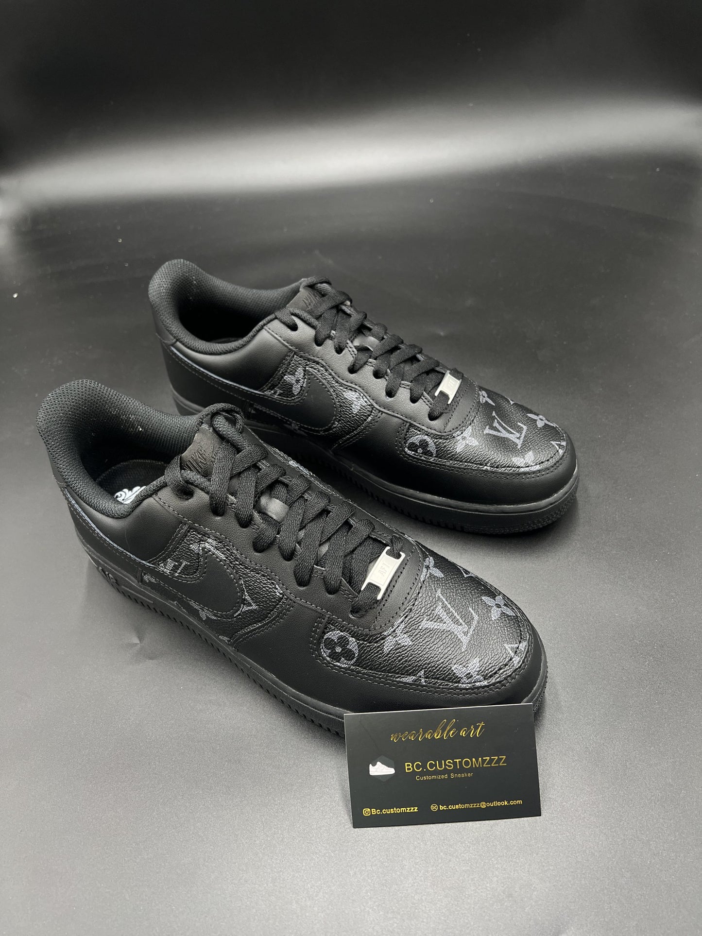 Black Nike Air Force 1 x strd grey on black LV