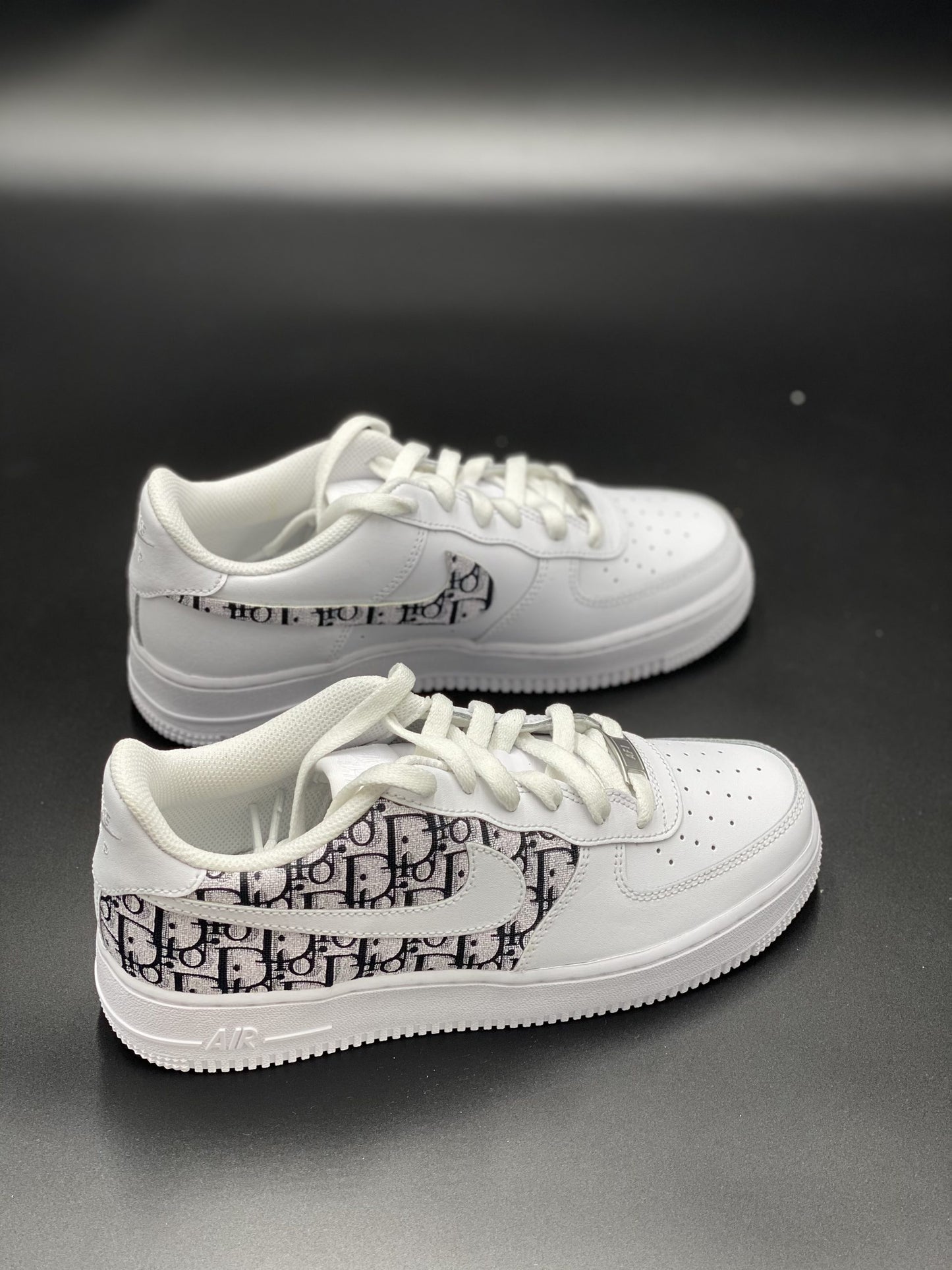 Nike air force 1 x outside & swoosh Dio*